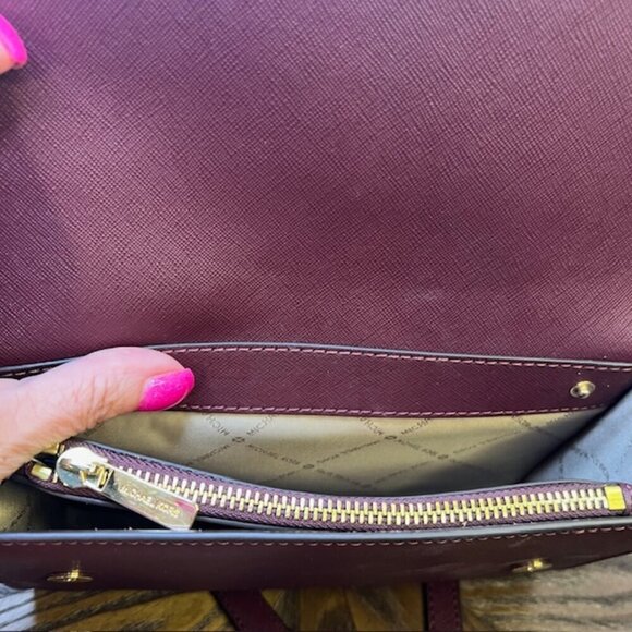 Michael Kors Bag with Wallet - Picture 9 of 11